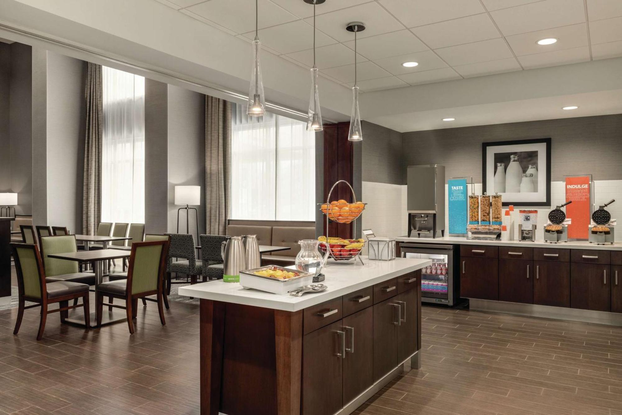 Hampton Inn Brooklyn Park Dış mekan fotoğraf